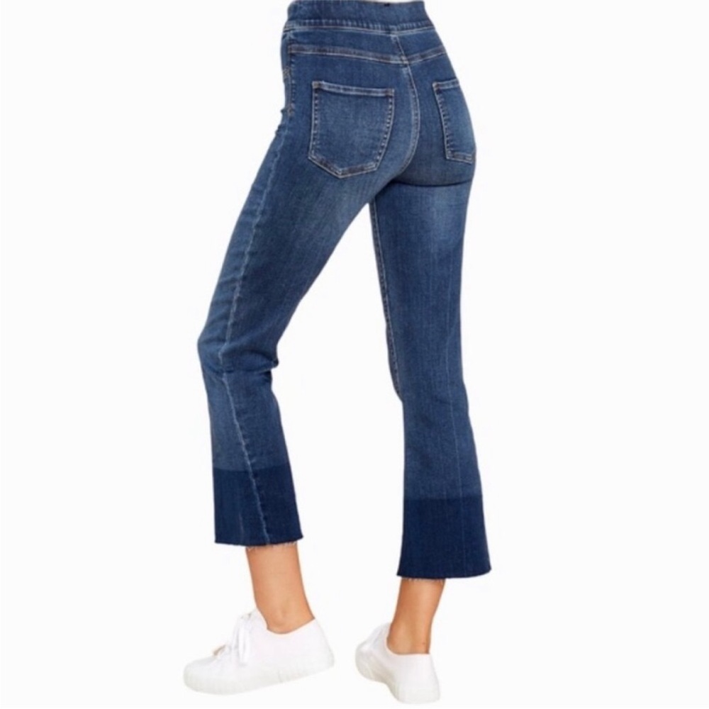 Spanx Cropped Flare Raw Hem Pull On Blue Jeans Size S / P NEW